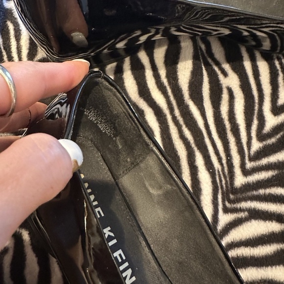 Anne Klein Cora Patent Leather Buckle Chain Detail Ballet Flats - Picture 6 of 6